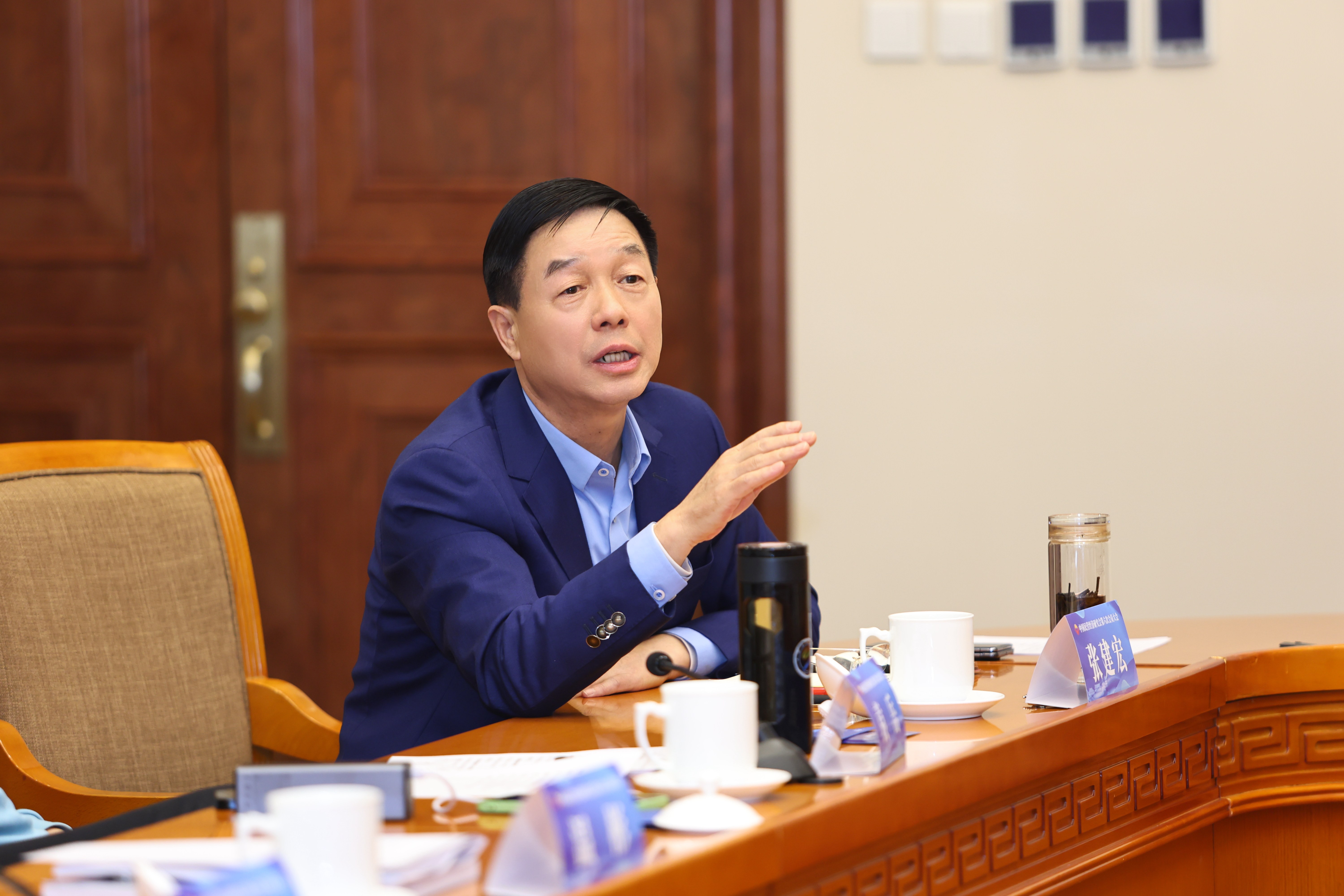 張建宏續(xù)任中國(guó)民營(yíng)經(jīng)濟(jì)研究會(huì)第六屆理事會(huì)副會(huì)長(zhǎng)